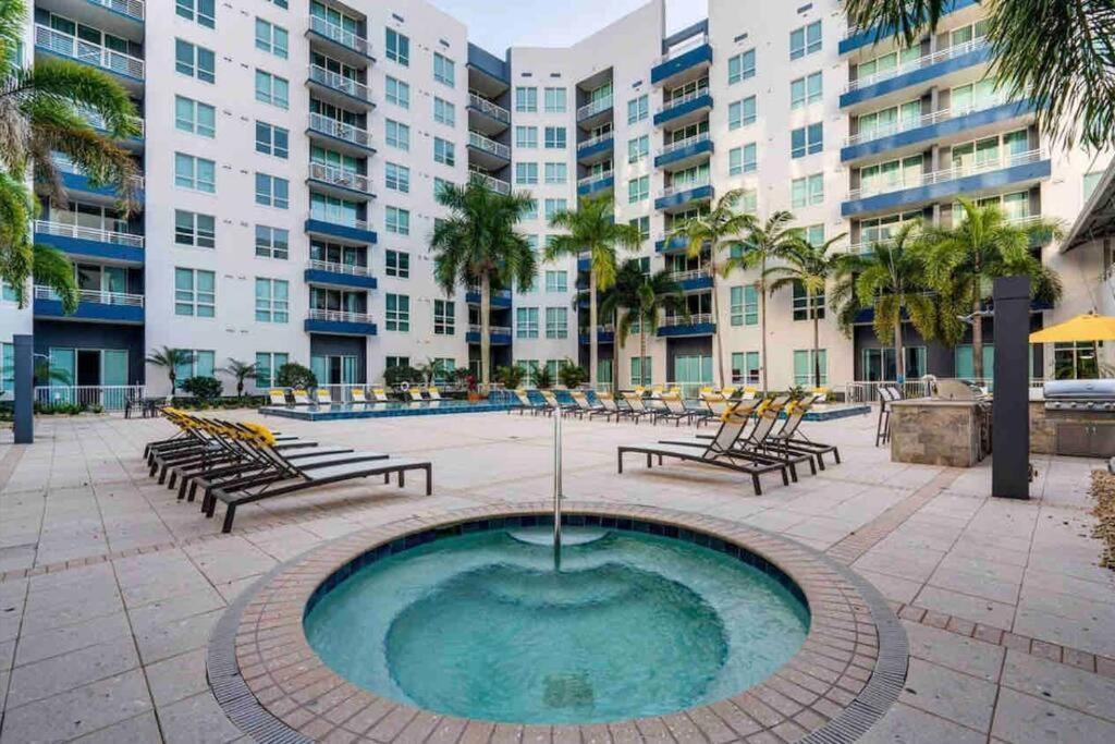 Luxury Apt 3 Mins To Dt Tampa -Pool-Gym-Balcony Esterno foto
