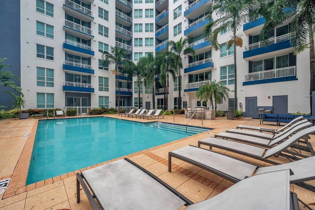 Luxury Apt 3 Mins To Dt Tampa -Pool-Gym-Balcony Esterno foto